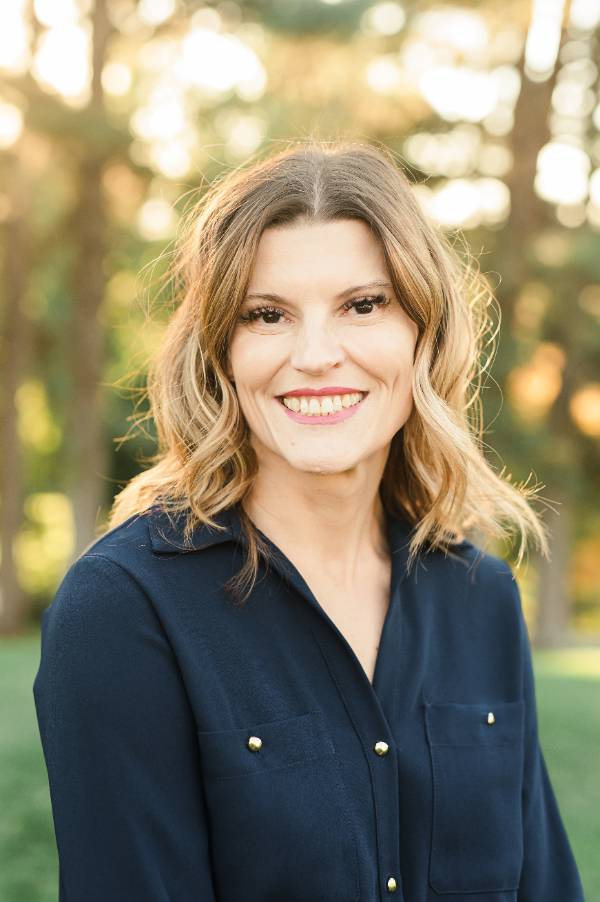 Jenn Grewe Headshot